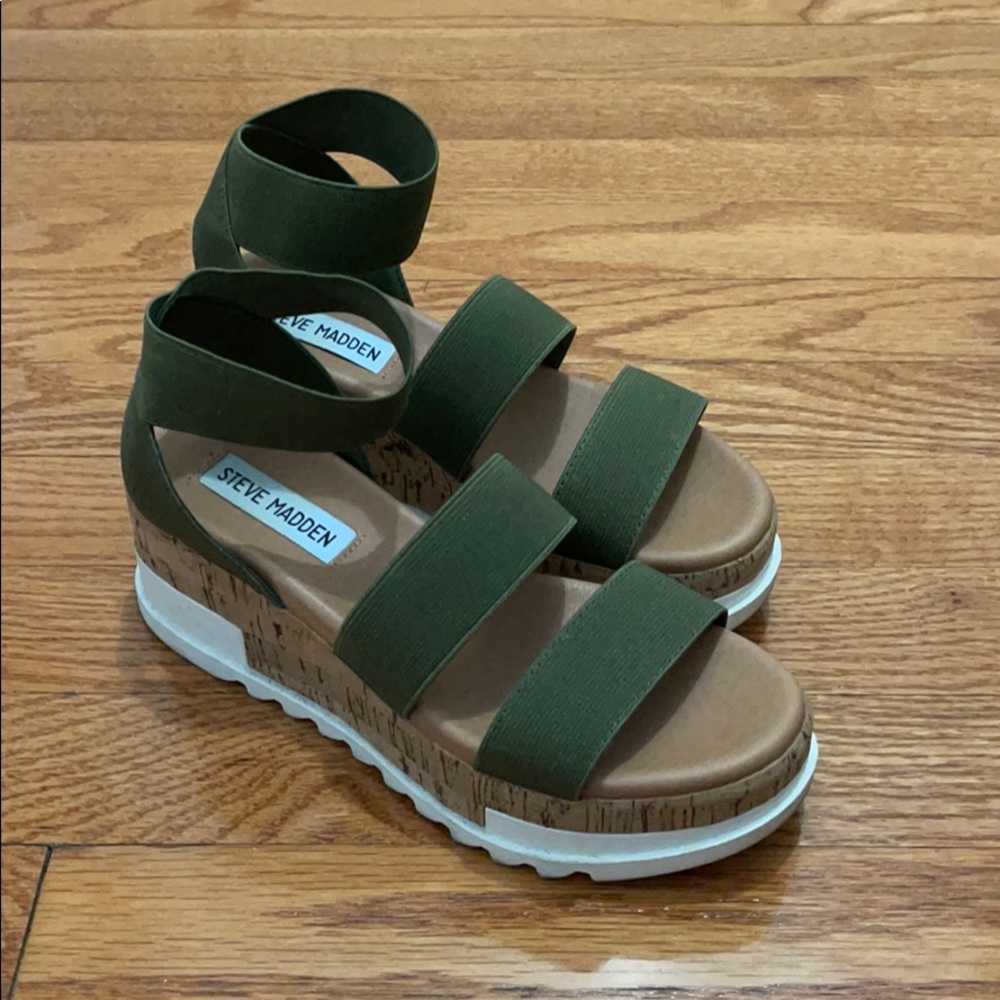 STEVE MADDEN Bandi Platform Wedge Sandal